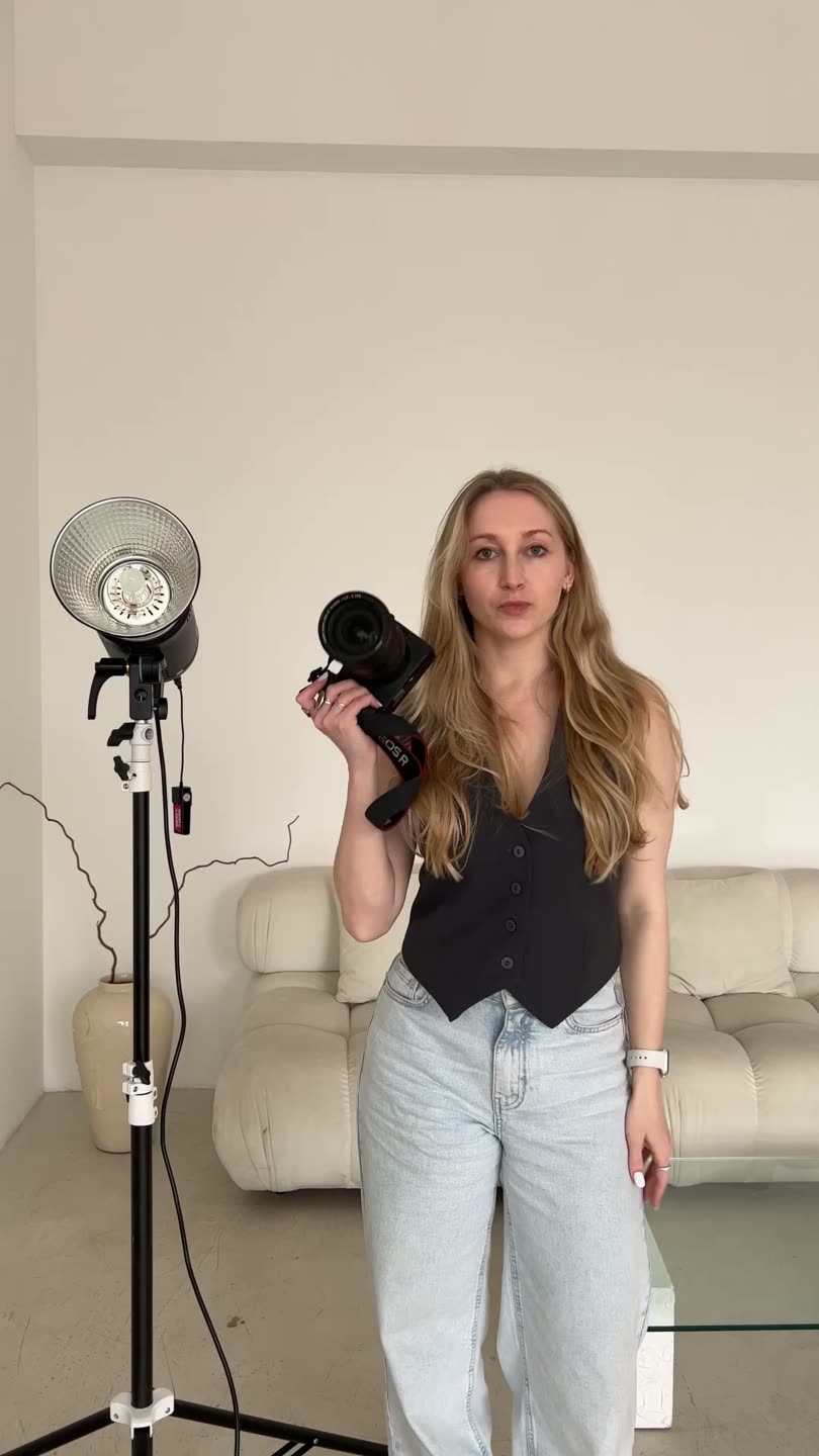 Валерия Понкратьева — фотограф в Москве с камерой Canon в студии